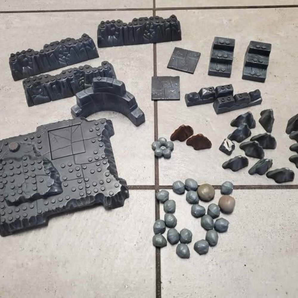 47 pcs LOT Mega Bloks  Mountain Terrain  Rock Cliff Pieces
